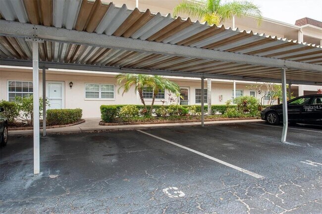 Foto del edificio - 845 Maple Ct