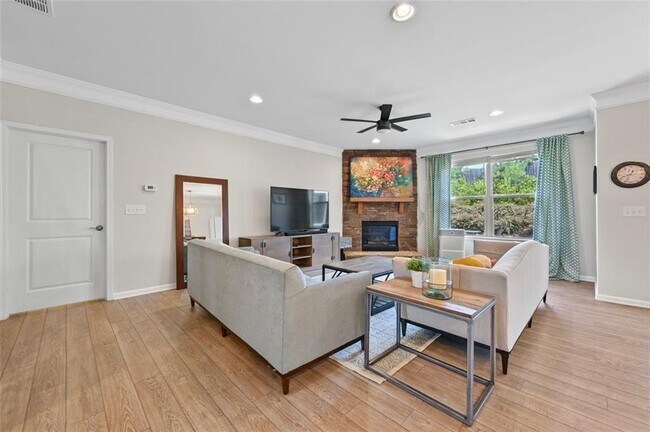 Foto del edificio - 1716 Brookside Elm Dr