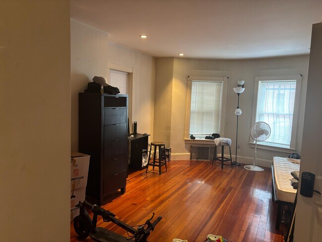 Foto del edificio - 151 Highland St