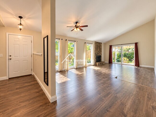 Building Photo - 8330 Crossoak Way