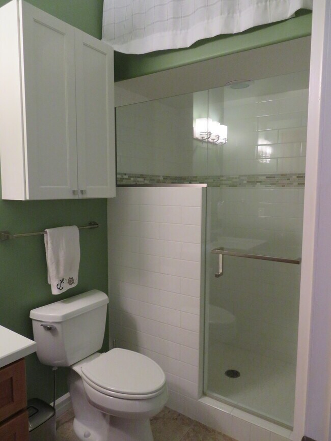 Foto del edificio - 800 Cottageview Dr