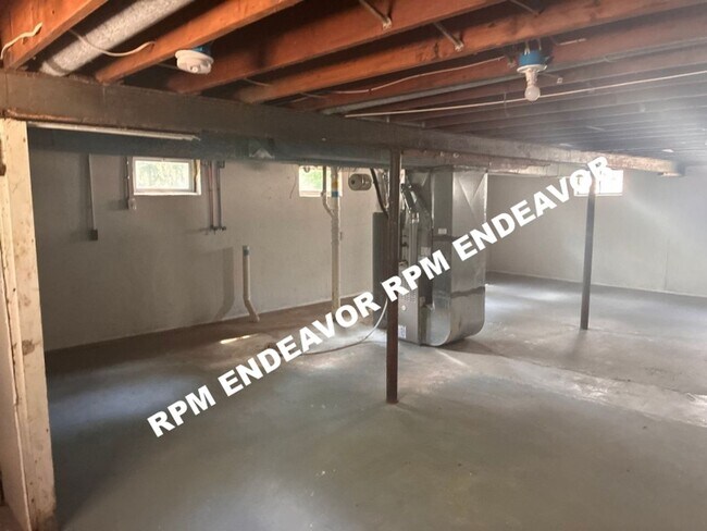 Building Photo - 1124 Baron Ave