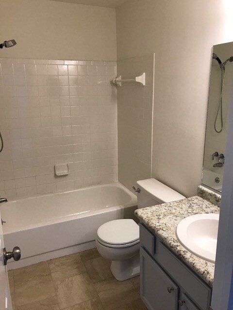 Foto del edificio - 3 Bedroom Townhouse in Virginia Beach