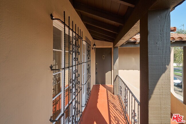 Foto del edificio - 1213 Stearns Dr