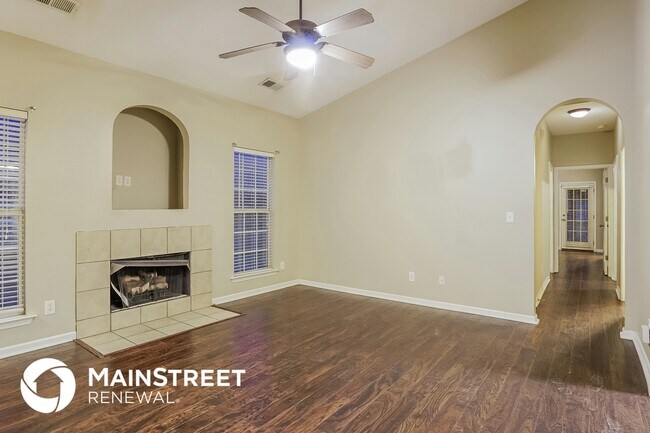 Foto del edificio - 4737 Longmeadow Dr