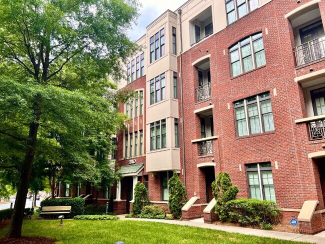 Foto del edificio - MYERS PARK! Welcome to your new home in Charlotte, NC!