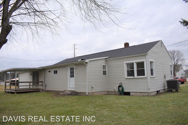 Building Photo - 3 br, 1 bath House - 9 Second St