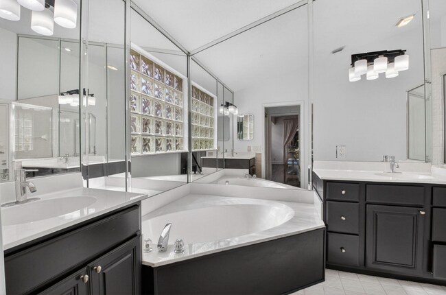 Foto del edificio - 7558 Ironbridge Cir