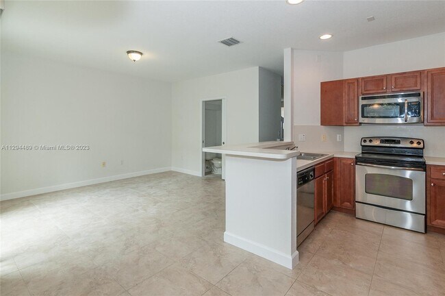 Building Photo - 1028 NE 207th Terrace