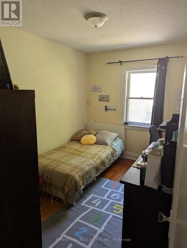 Photo du bâtiment - 192 Roe Ave