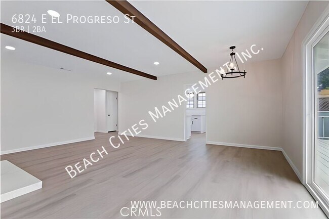 Building Photo - Beautifully Remodeled 3 Bedroom, 2 Bathroo...