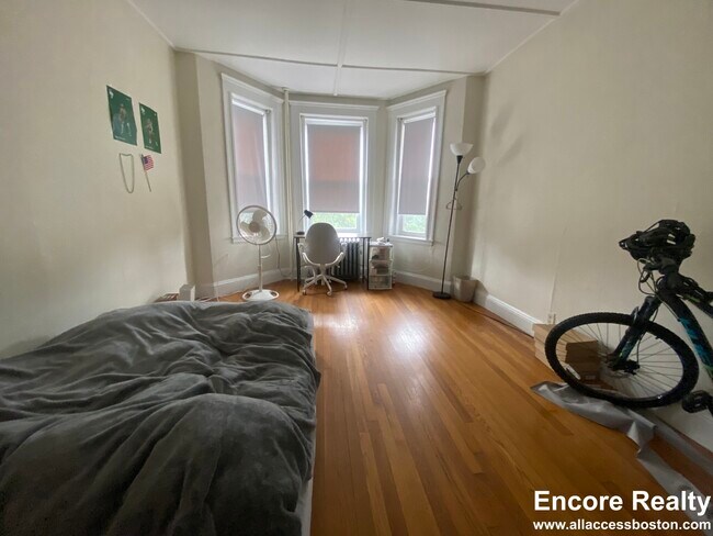 Building Photo - 1175 Boylston St