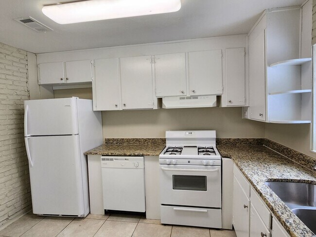 Foto del edificio - 606 Chaseville St
