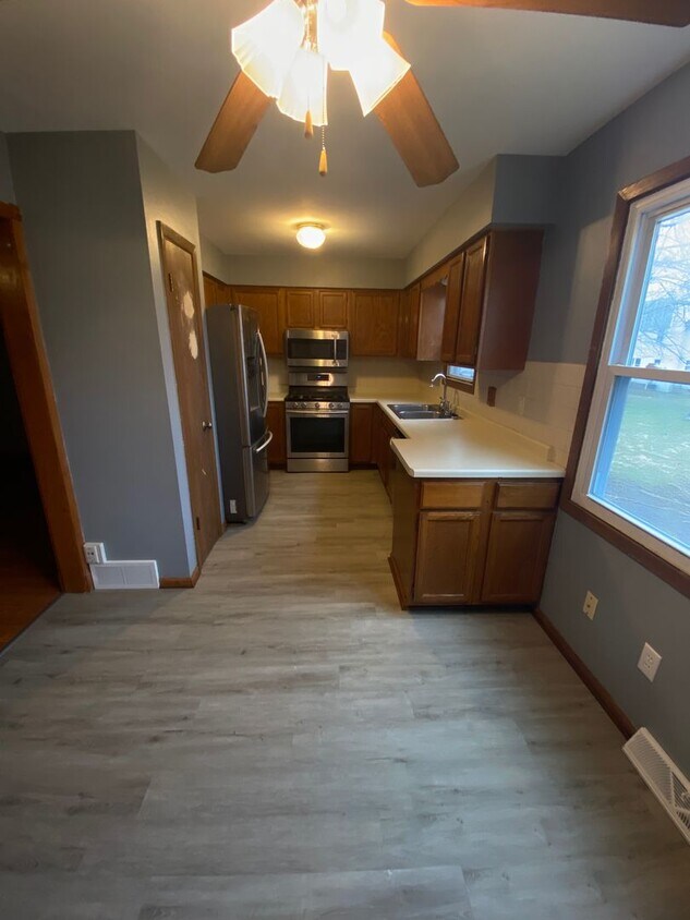 Foto principal - 2 Bedroom Single Family