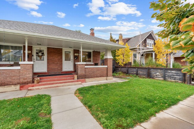 Photo - 1086 S Lk St Townhome