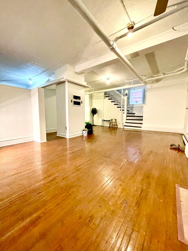 Foto del edificio - 2308 N Kedzie Blvd