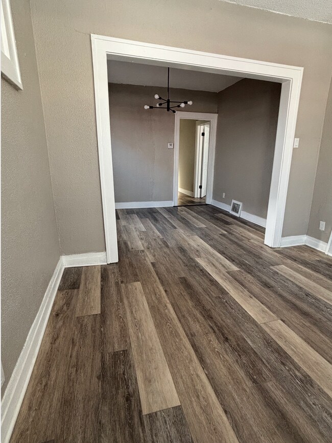 Foto del edificio - Spacious Open Concept Fully Renovated 3Bedroom 2 Bath Home