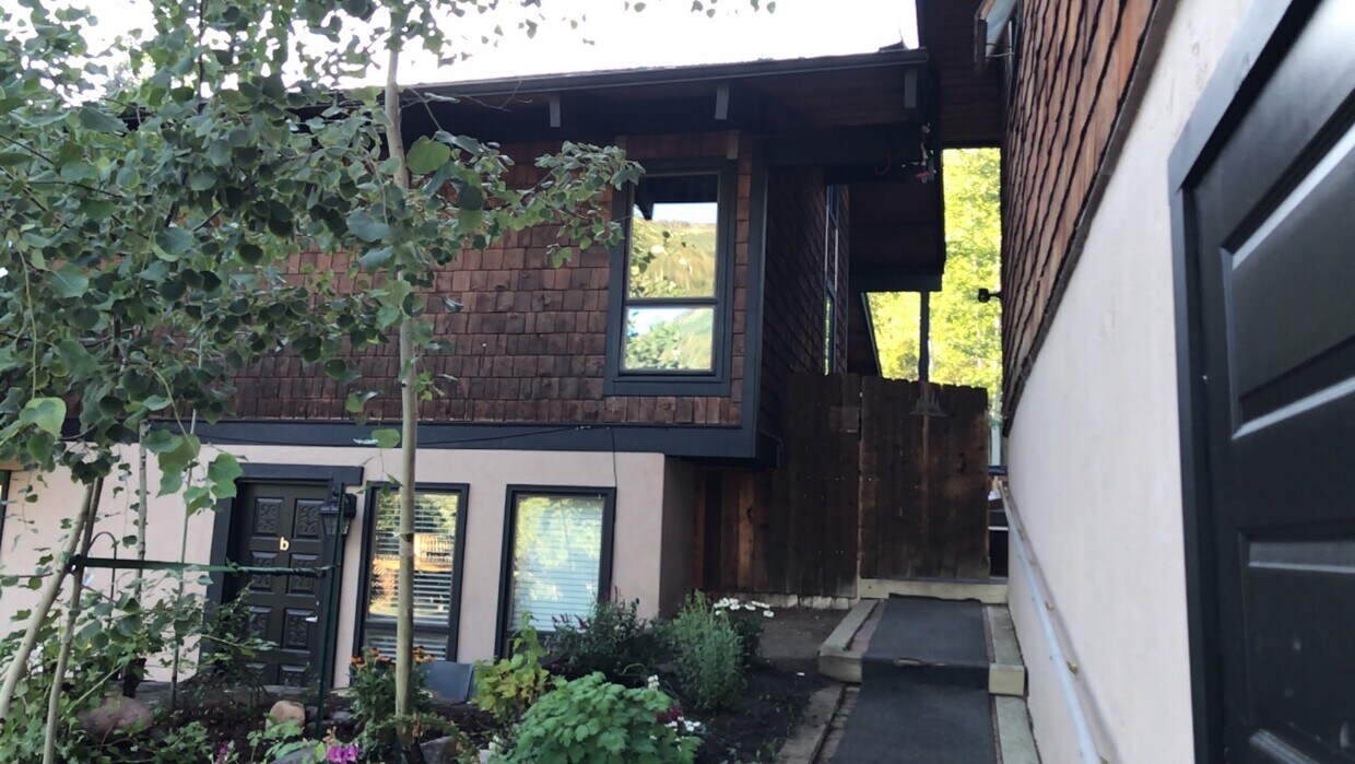 Foto principal - 1806 W Gore Creek Dr
