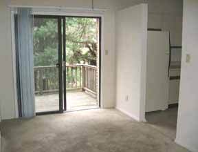 Foto del edificio - 2 Bedrooms / 1.5 Bathrooms ~ Crossroads Area ~