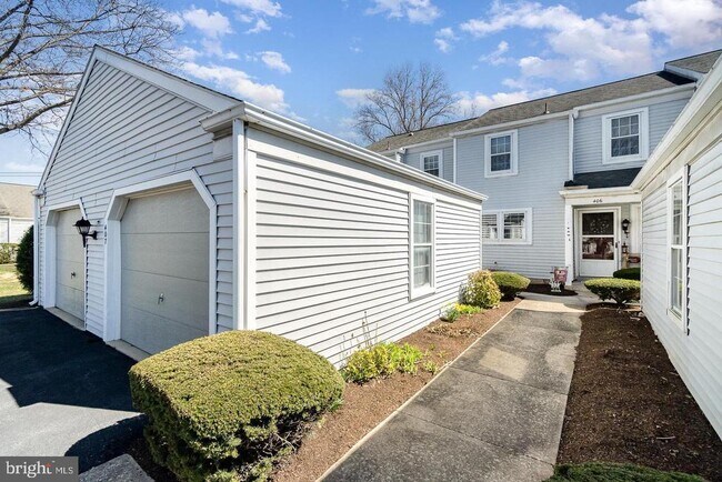 Foto del edificio - 407 Cambridge Ct