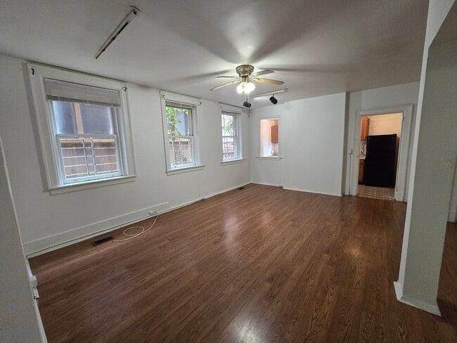 Building Photo - 1103 W Franklin St