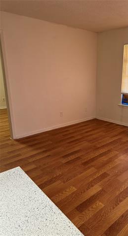Foto del edificio - 830 N Lancaster Ave