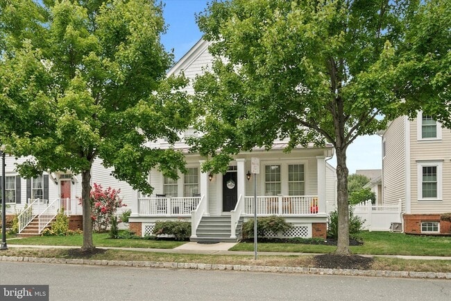 Building Photo - 221 Garden Pl