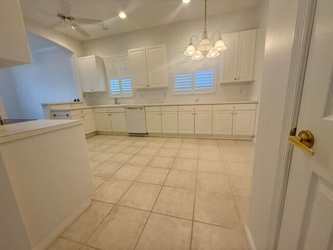 Foto del edificio - 9041 Bay Harbour Cir
