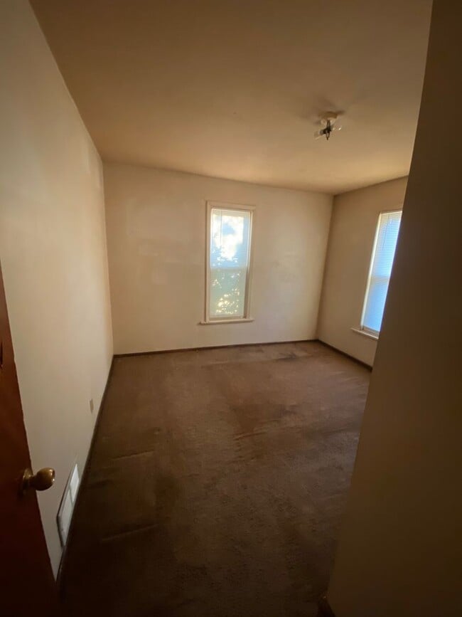 Building Photo - **Remodeled** Cute Little Two Bedroom Home
