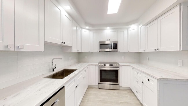 Building Photo - 3980 Oaks Clubhouse Dr