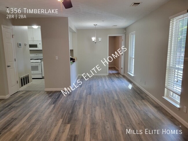 Building Photo - Move-In Ready Stone Mountain Condo