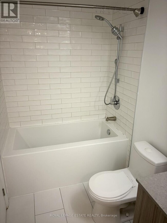 Building Photo - 1100 Kingston Rd