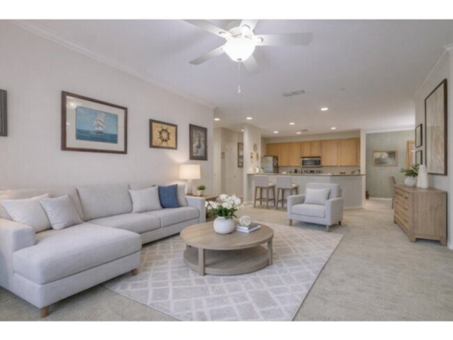 Foto del edificio - 5988 Summerhill - 2 beds unit with elevator access