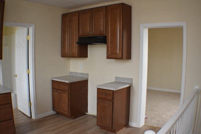 Building Photo - 3rd floor Apartment