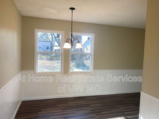 Building Photo - 2428 W Phelps St