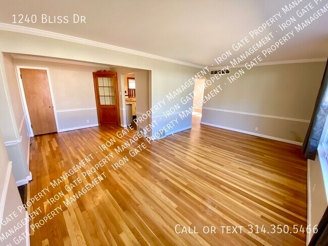 Building Photo - Beautiful House For Rent 2 Bedroom