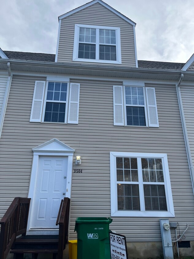 9504 Sea Gull Ct, North Beach, MD 20714 Townhome Rentals in North