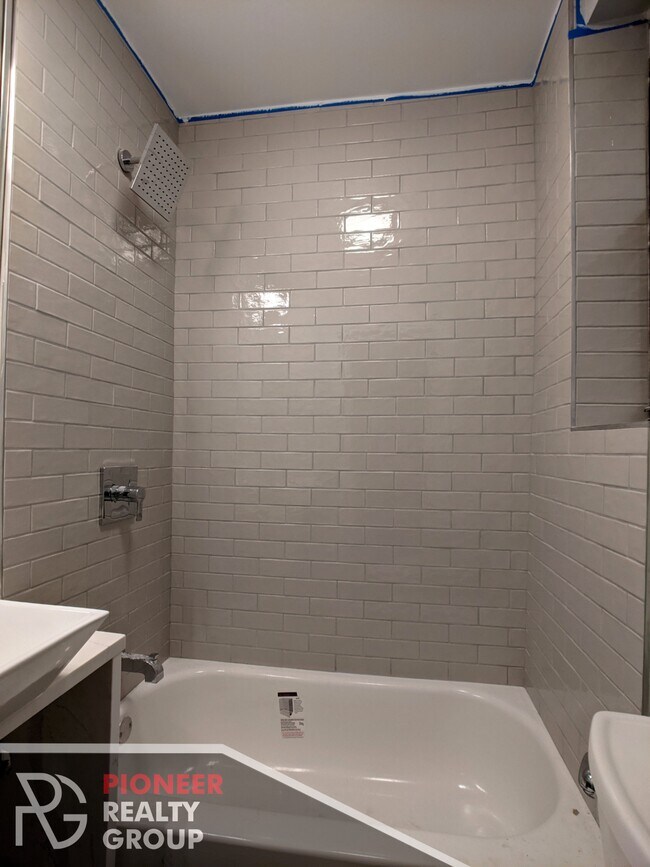Foto del edificio - 3175 N Broadway St