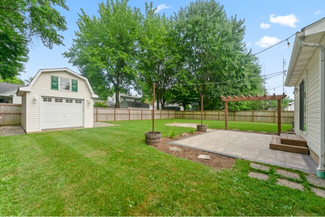 Building Photo - 158 N Colonial Dr