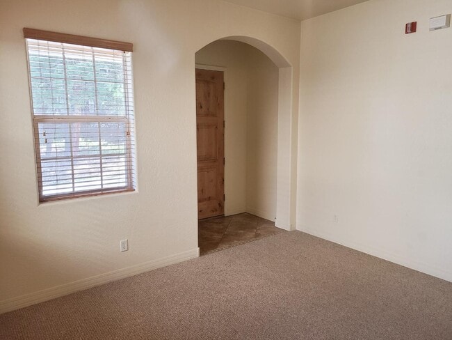 Foto del edificio - 1021 E Sterling Ln