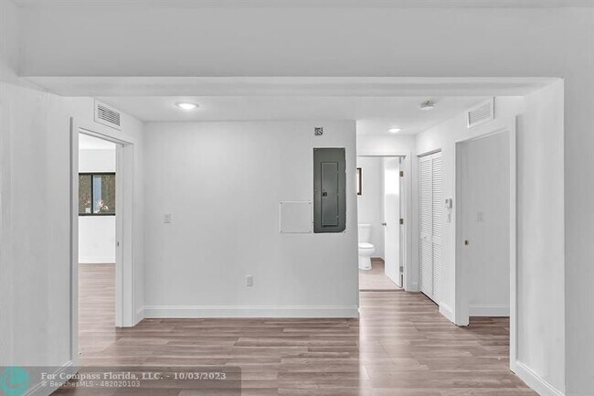 Foto del edificio - 1396 NW 60th St