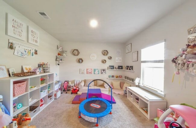 Building Photo - 4022 Arrowleaf Ln