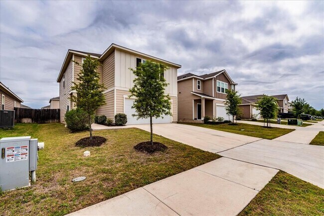 Building Photo - 196 Thistle Ln