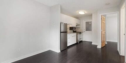 Building Photo - 2037 Walnut St