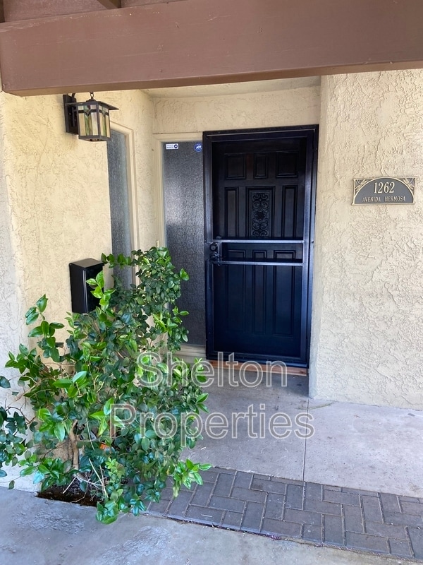 Building Photo - 1262 E Avenida Hermosa