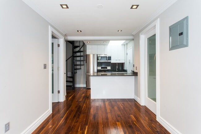 Building Photo - 218 Avenue A