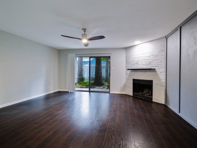 Foto del edificio - 14911 Wunderlich Dr