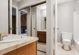 Building Photo - 9254 Forest Ln