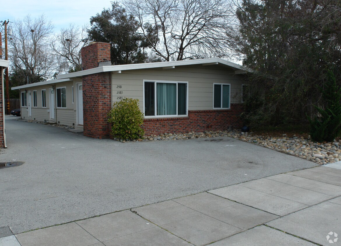 Foto del edificio - 2571-2575 Alma St