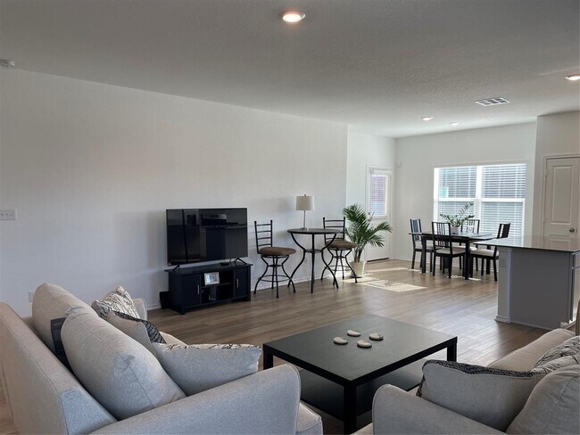 Foto del edificio - 129 Starflower Cv